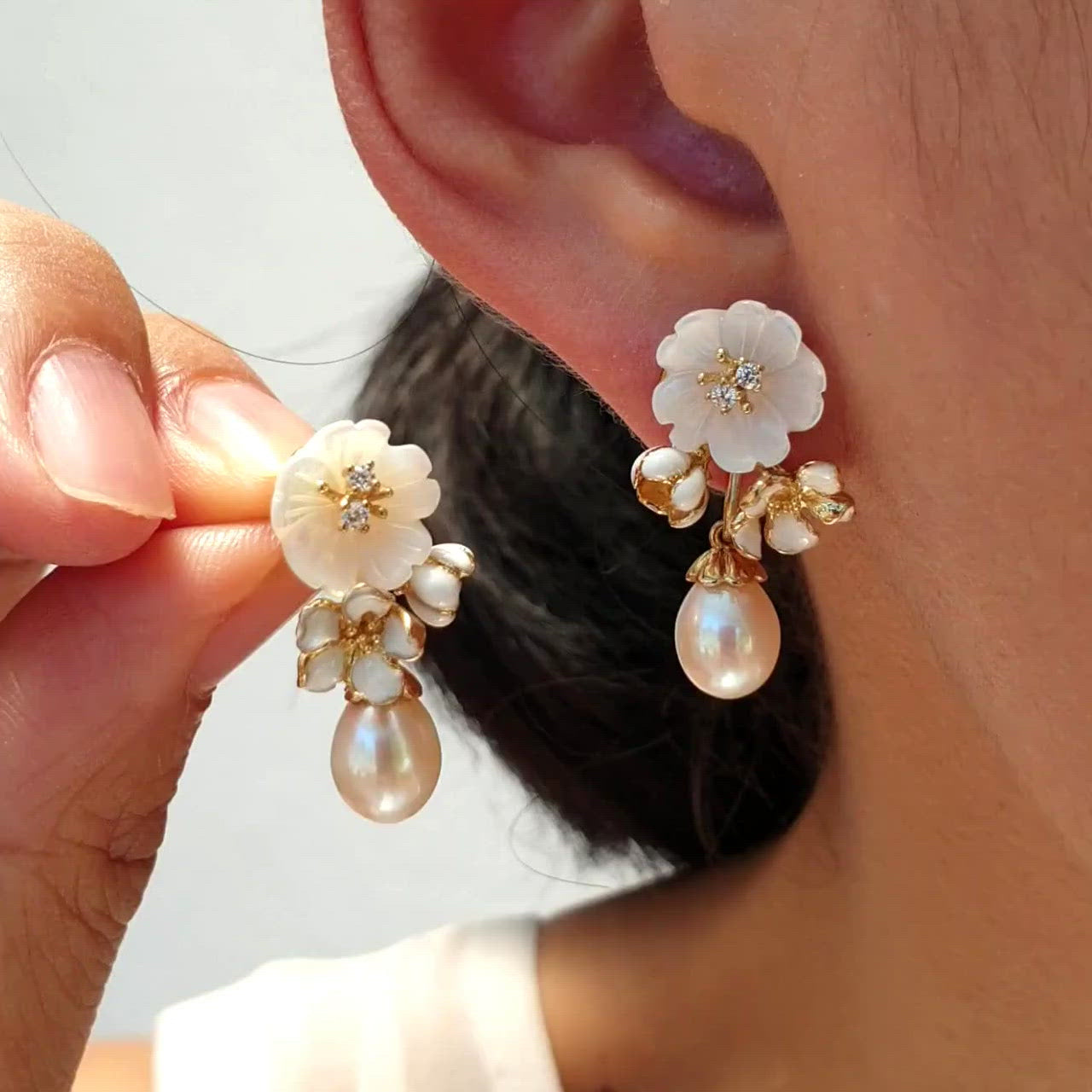 Pearls Prajakta Flower Earrings – Soyara Ethnics Studio